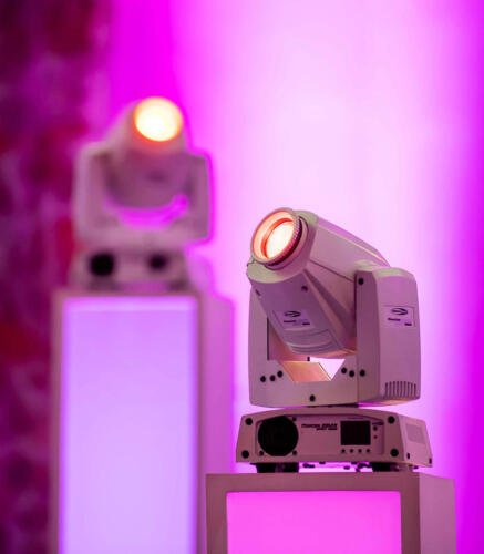 Movingheads op pilaar